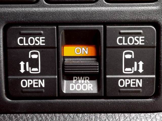 ヴォクシーZS“煌III”7人乗り 内装他