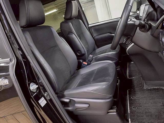 トヨタ ヴォクシーの画像10