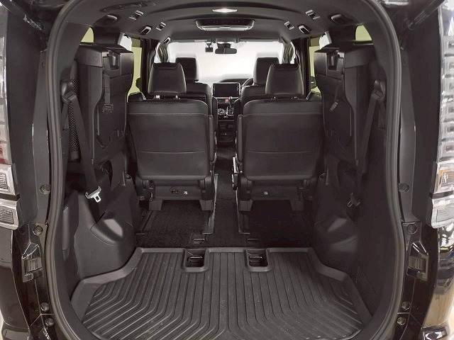 トヨタ ヴォクシーの画像20