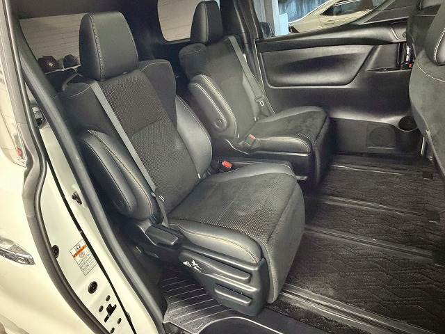 トヨタ アルファードの画像9