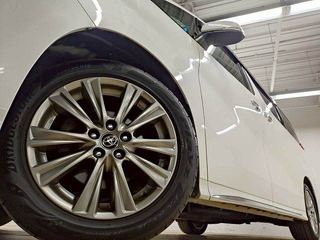 トヨタ アルファードの画像12