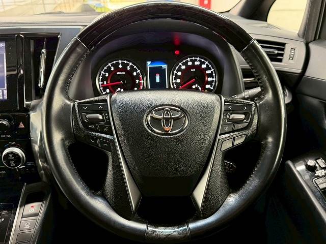 トヨタ アルファードの画像14