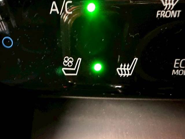 ハリアーPREMIUM “Metal and Leather Package” 内装他