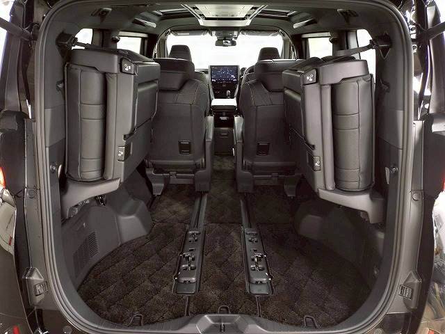 トヨタ ヴェルファイアハイブリッドの画像20