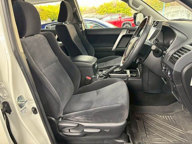 トヨタ ランドクルーザープラドの画像8