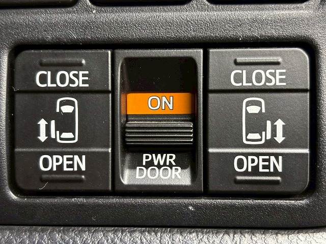 トヨタ&nbsp;ヴォクシーの画像5