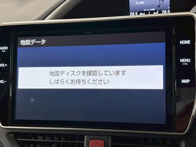 トヨタ&nbsp;ヴォクシーハイブリッドの画像3