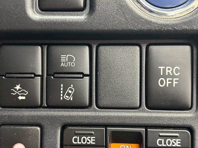 トヨタ&nbsp;ヴォクシーハイブリッドの画像6