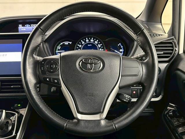 トヨタ&nbsp;ヴォクシーハイブリッドの画像14