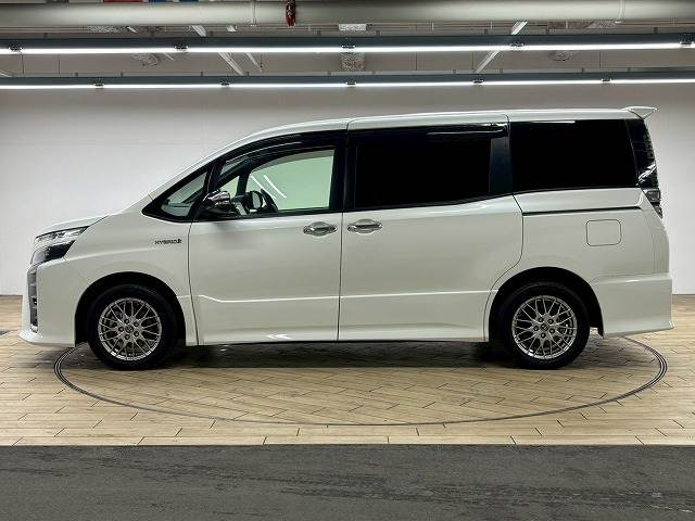 トヨタ&nbsp;ヴォクシーハイブリッドの画像18