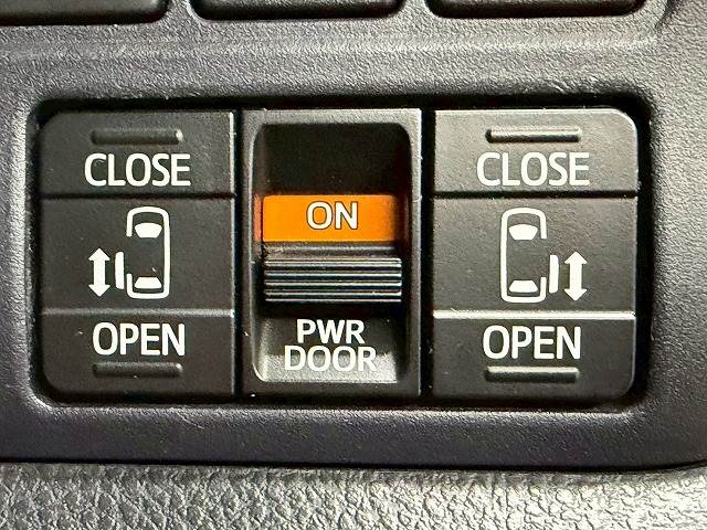 トヨタ&nbsp;ヴォクシーの画像6