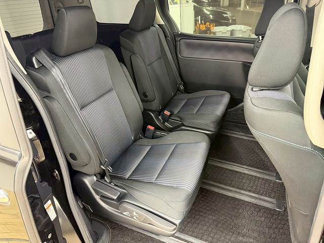 トヨタ&nbsp;ヴォクシーの画像8