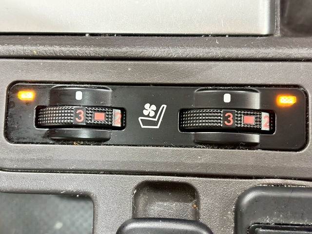 トヨタ&nbsp;ランドクルーザープラドの画像6