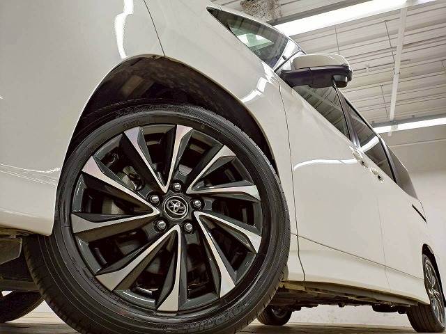 トヨタ&nbsp;ヴォクシーの画像12