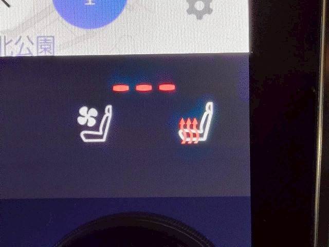 トヨタ&nbsp;アルファードハイブリッドの画像5