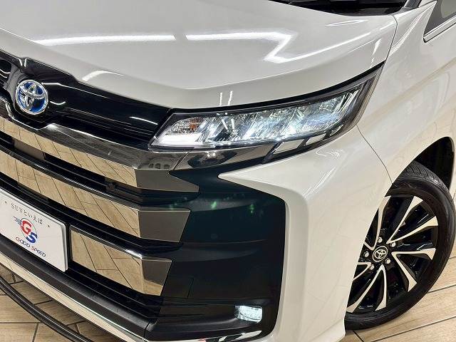 トヨタ ノアハイブリッドの画像11