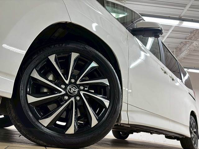 トヨタ ノアハイブリッドの画像12
