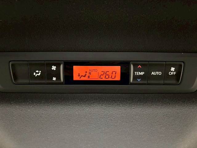 トヨタ&nbsp;ノアハイブリッドの画像7