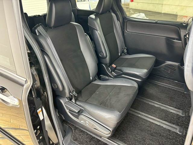 トヨタ&nbsp;ノアハイブリッドの画像9