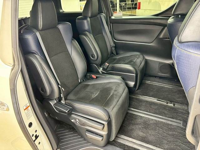 トヨタ&nbsp;ヴェルファイアの画像9