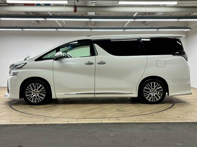 トヨタ ヴェルファイアの画像18
