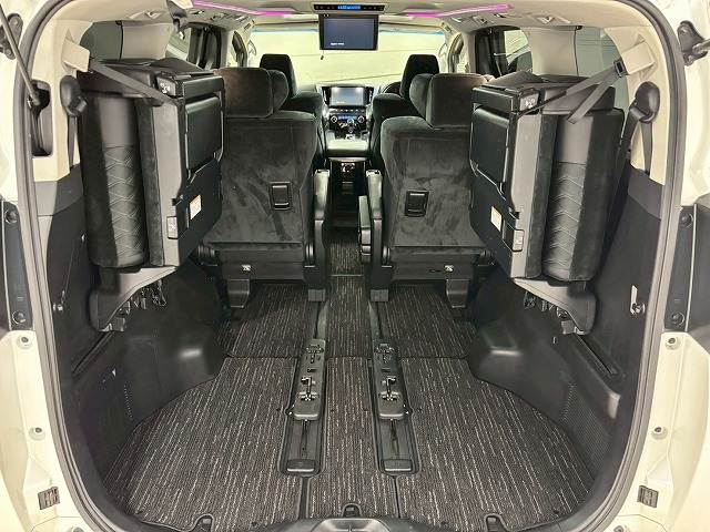 トヨタ ヴェルファイアの画像20