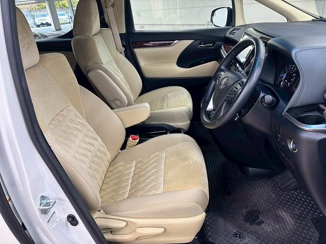 トヨタ&nbsp;アルファードの画像9