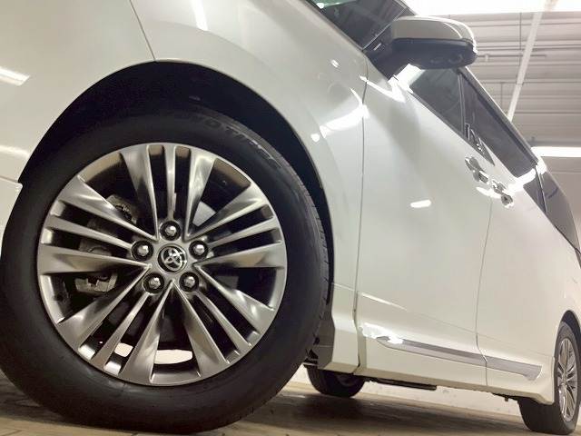 トヨタ アルファードの画像12