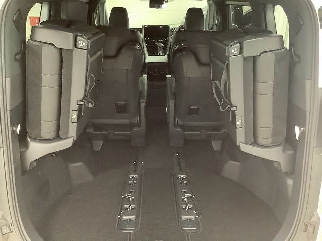 トヨタ アルファードの画像20