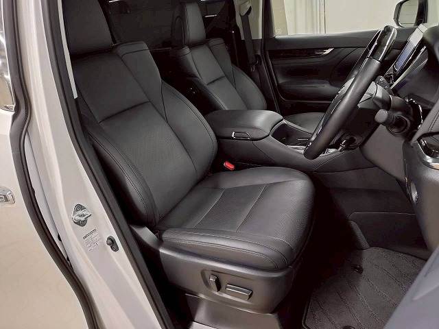 トヨタ&nbsp;アルファードの画像10