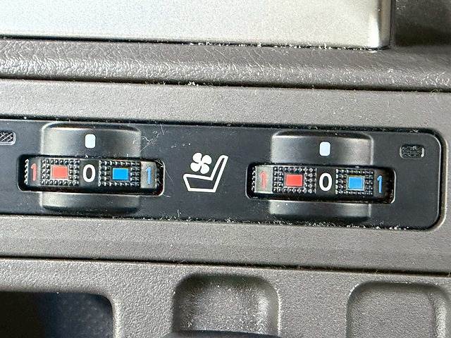 トヨタ&nbsp;ランドクルーザープラドの画像5