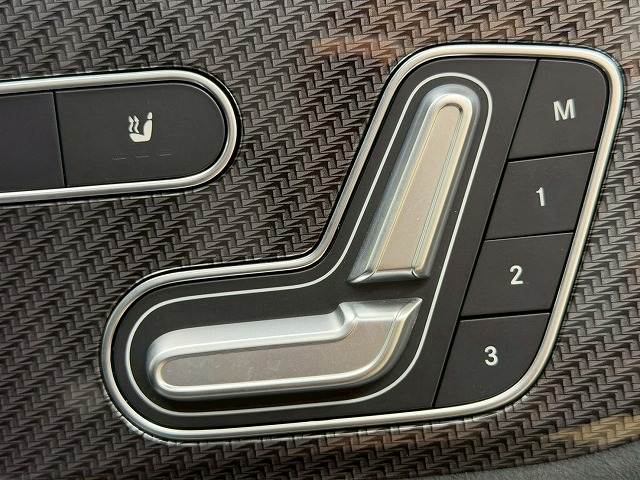 GLB-CLASSGLB 200d AMGライン 内装他