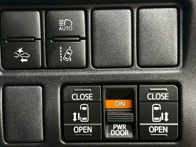 ヴォクシーZS“煌II” 内装他