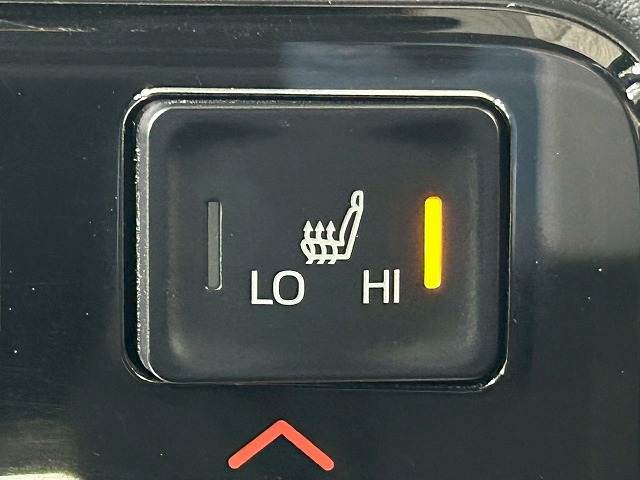 トヨタ ヴォクシーハイブリッドの画像8