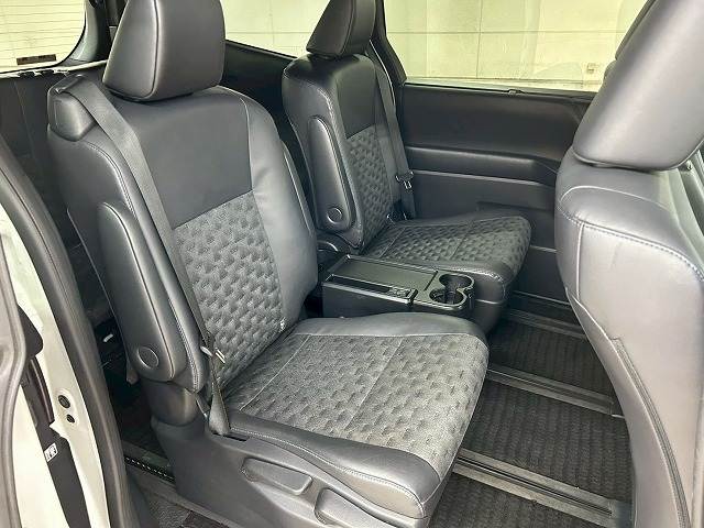 トヨタ ヴォクシーハイブリッドの画像10