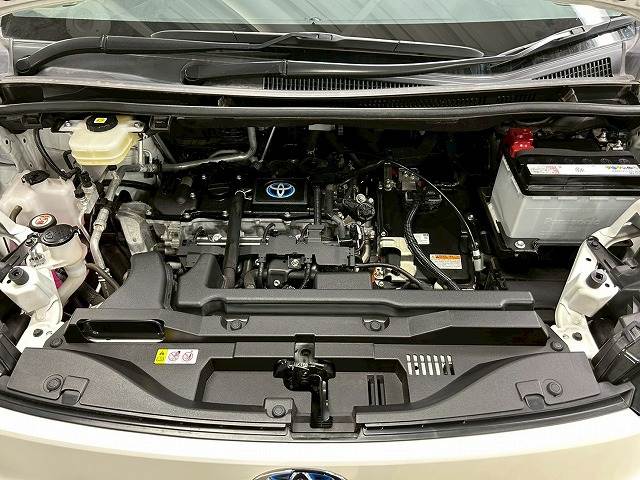 トヨタ ヴォクシーハイブリッドの画像15