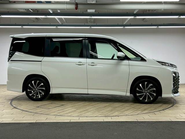 トヨタ ヴォクシーハイブリッドの画像18