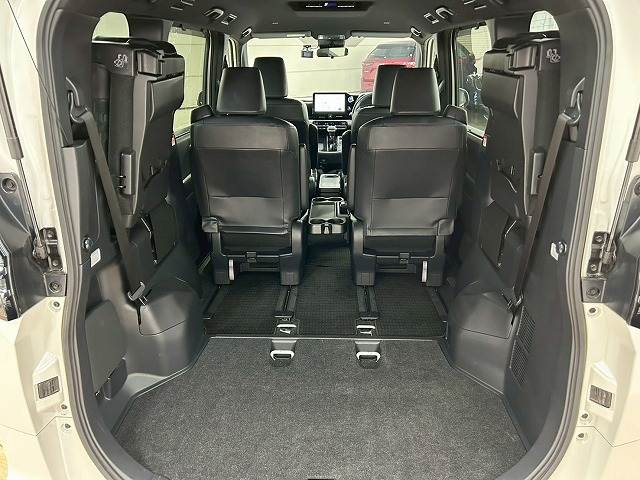 トヨタ ヴォクシーハイブリッドの画像20