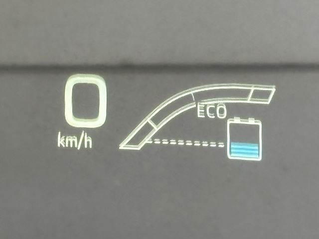 プリウスS “Safety Plus” 内装他