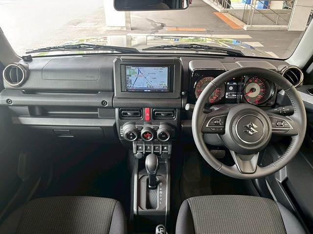 ジムニーXC 禁煙車/7型ナビ/バックカメラ/クルーズコントロール/シートヒーター/衝突軽減/レーンキープ/クリアランスソナー/アイドリングストップ/ダウンヒルコントロール/純正アルミ/ 内装他