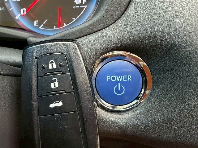 トヨタ クラウンハイブリッドの画像16