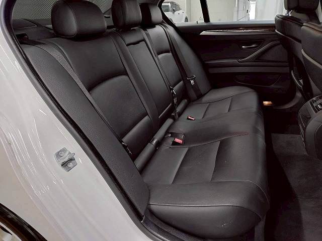 BMW 5Series Sedanの画像9