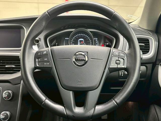 ボルボ 18'V40の画像13