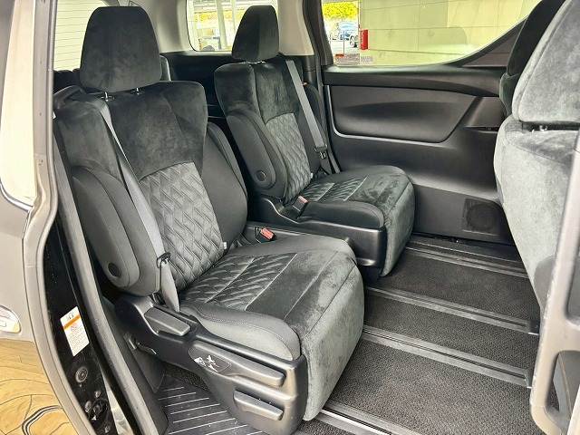 トヨタ ヴェルファイアの画像8