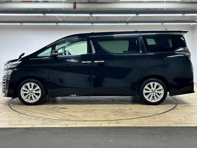 トヨタ ヴェルファイアの画像18