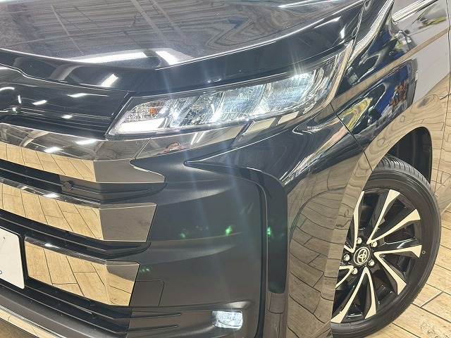 トヨタ ノアハイブリッドの画像11