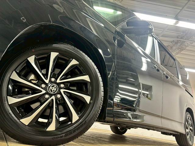 トヨタ ノアハイブリッドの画像12