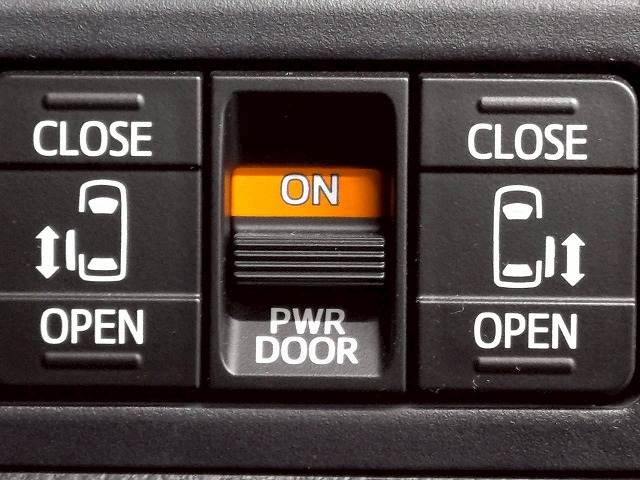 トヨタ&nbsp;ヴォクシーハイブリッドの画像8