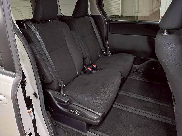 トヨタ&nbsp;ヴォクシーハイブリッドの画像9