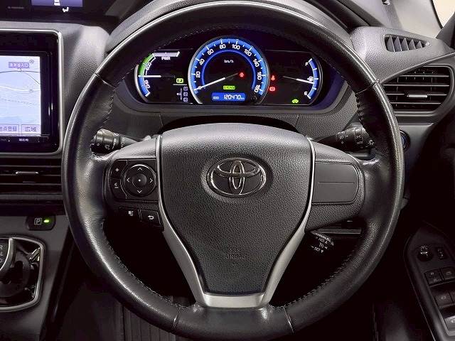 トヨタ&nbsp;ヴォクシーハイブリッドの画像14